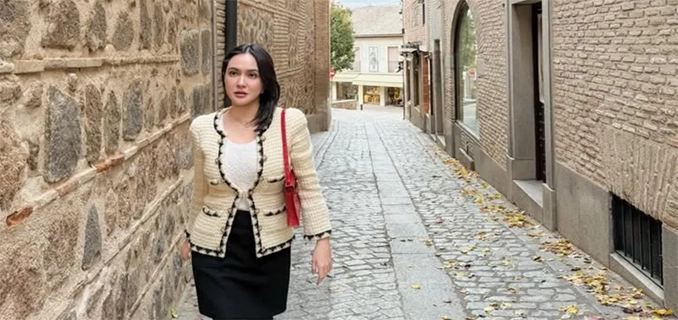 5 Koleksi Tas Chanel Shandy Aulia Jadi Sorotan Public Saat Liburan ke Spanyol