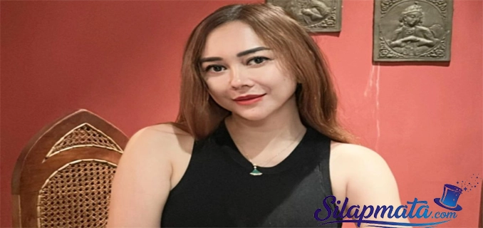 Aura Kasih Pilih Bisnis Peternakan Ayam Petelur di Kampung