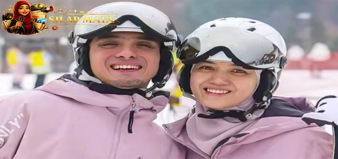 Di Tengah Rumor Kini, Ricky Harun Pamer Kemesraan Dengan Sang Istri