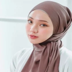 Selebgram Julia Prastini Alias Jule Muncul Secara Perdana di Hadapan Publik