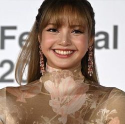 Netflix Umumkan Lisa BLACKPINK Bintangi Film Romantis