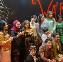 Sinopsis Film Waru Pohon Terkutuk Yang Haus Tumbal Kepala