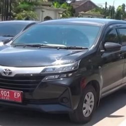 Mobil Pelat Merah Terekam Di Jombang Saat Arus Mudik